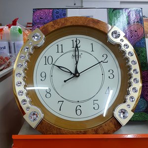 wall clock 2109